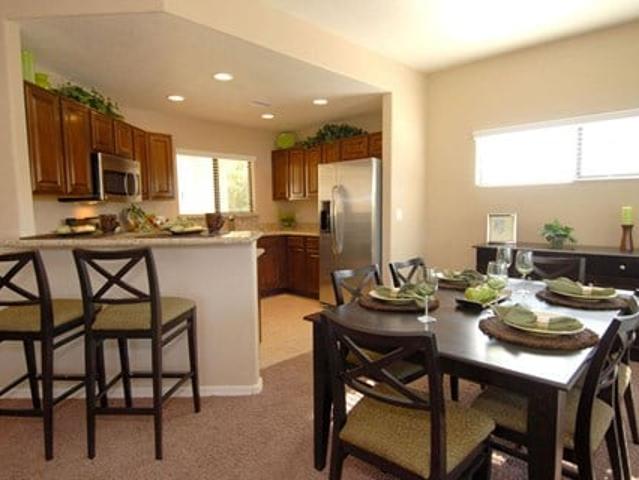 Townhouse for rent in Glendale