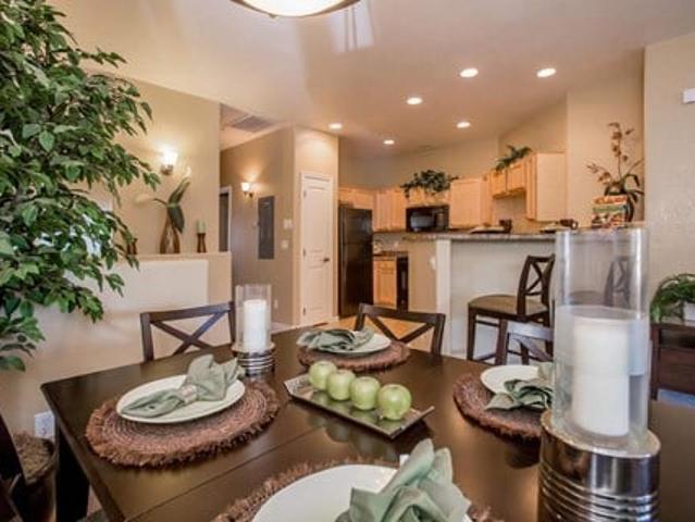 Townhouse for rent in Glendale
