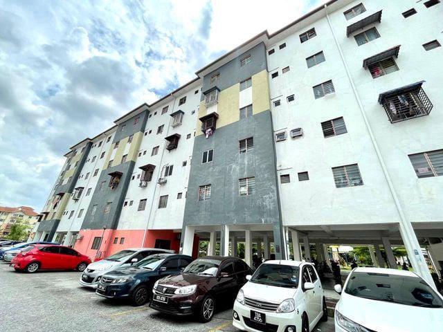 Flat for sale in Kajang, Langat
