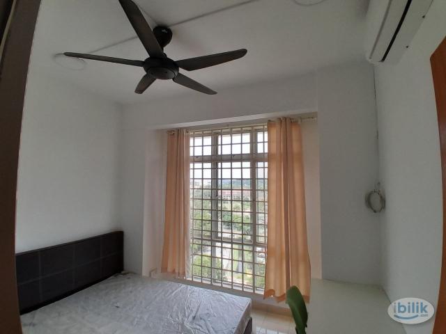 Room for rent in Petaling, Alam Impian