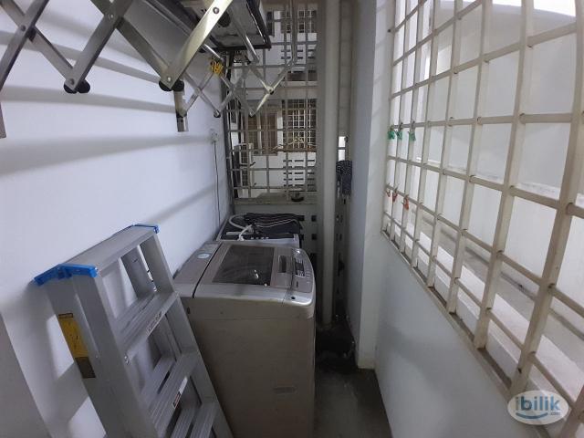 Room for rent in Petaling, Alam Impian