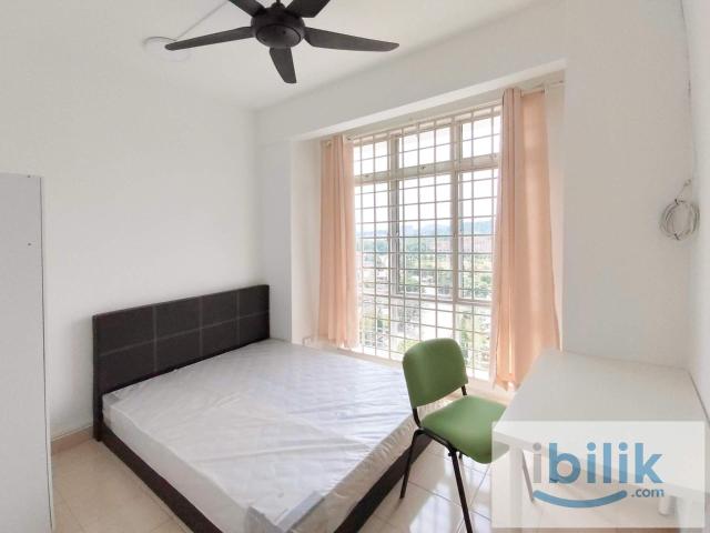 Room for rent in Petaling, Alam Impian