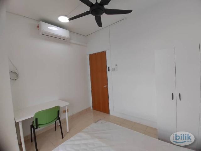 Room for rent in Petaling, Alam Impian