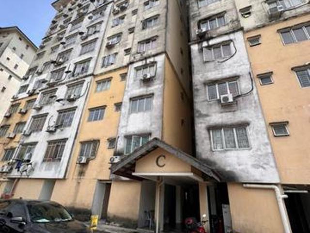Flat for sale in Seri Kembangan, Majlis Bandaraya Subang Jaya