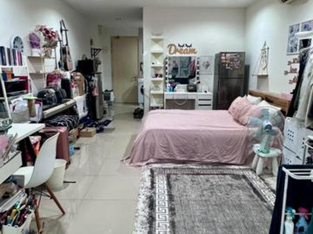Serviced Residence for sale in Seri Kembangan, Majlis Bandaraya Subang Jaya