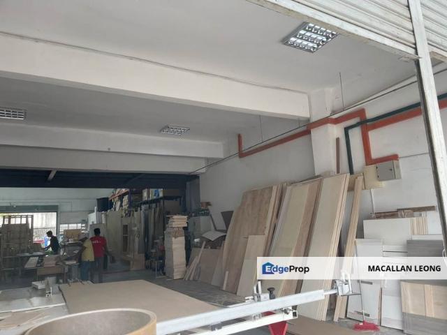 Warehouse for rent in Seri Kembangan, Majlis Bandaraya Subang Jaya