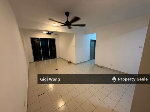 Condominium for rent in Malaka
