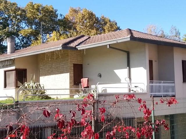 Villa Indipendente in vendita a Seriate, Lombardia