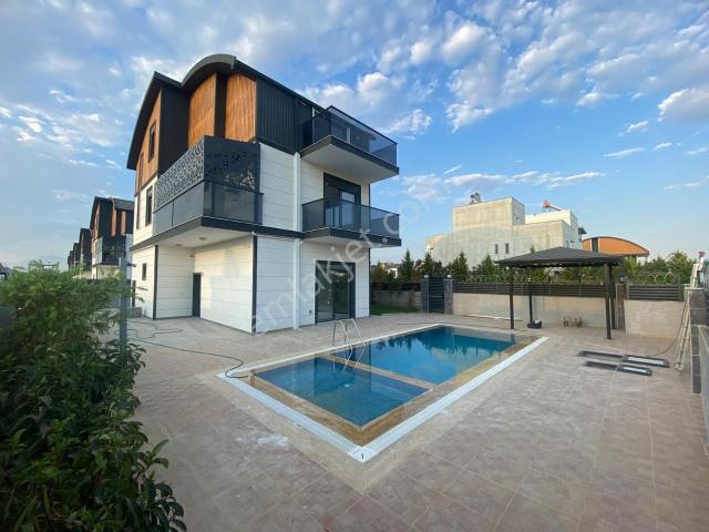 Serik, Kadriye Mahallesi içerisinde satılık Villa