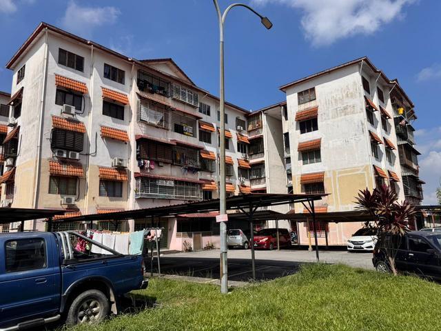 Apartment for sale in Kajang, Langat