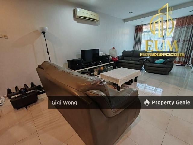 Terraced House for sale in Malaka