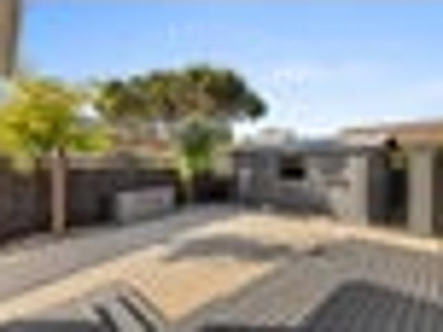 House for sale in Chaslands, Canterbury