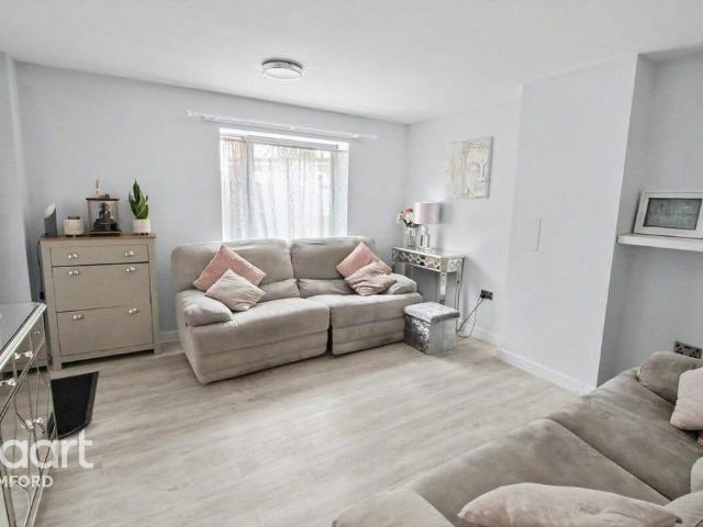 Apartment for rent in Chadwell Heath, Greater London