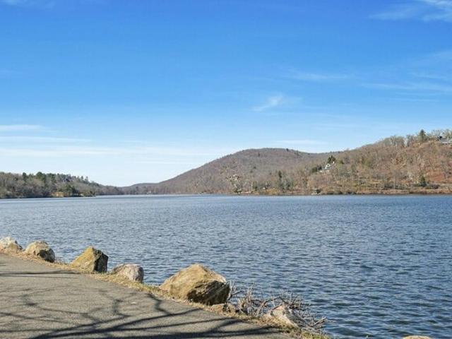 Land for sale in Tuxedo Park