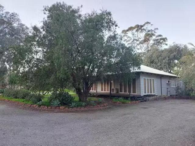 House for rent in Serpentine