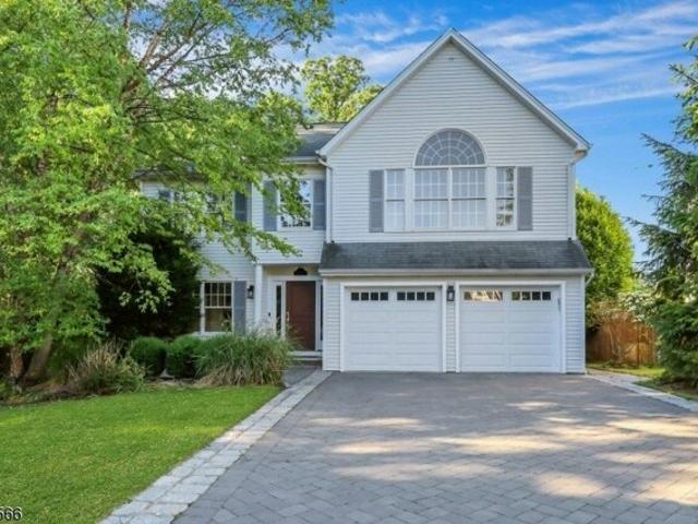 House for sale in Montvale, New Jersey