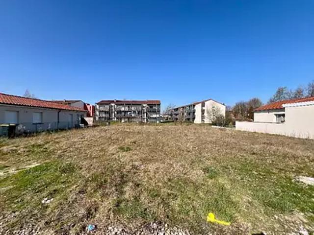 Terrain vente à Bourg-en-Bresse, Servas