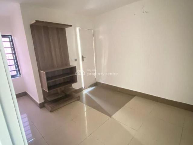 Flat for rent in Eti Osa, Lagos