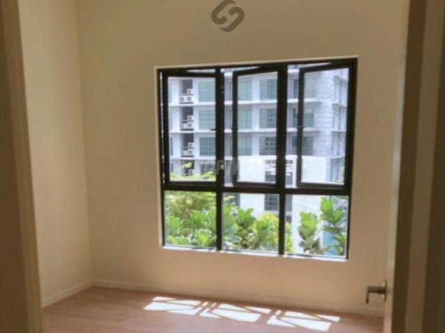 Room for rent in Petaling, Alam Impian