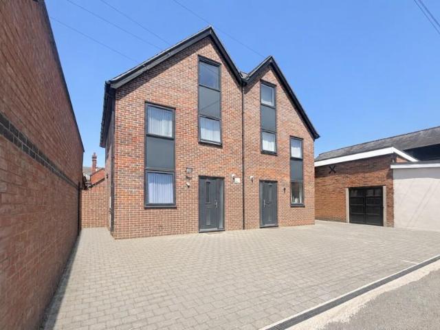 House for rent in Addlestone, Runnymede
