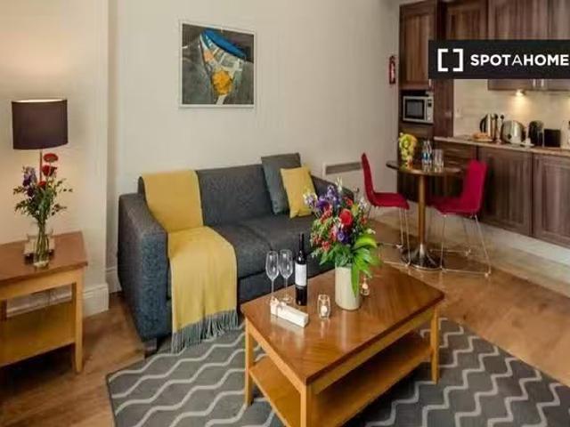 Apartment to rent in Bluebell, North Tipperary