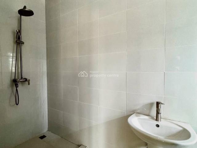 Flat for sale in Eti Osa, Lagos