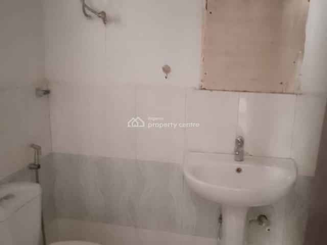 Flat for rent in Eti Osa, Lagos