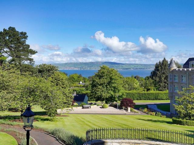 Apartment for rent in Holywood