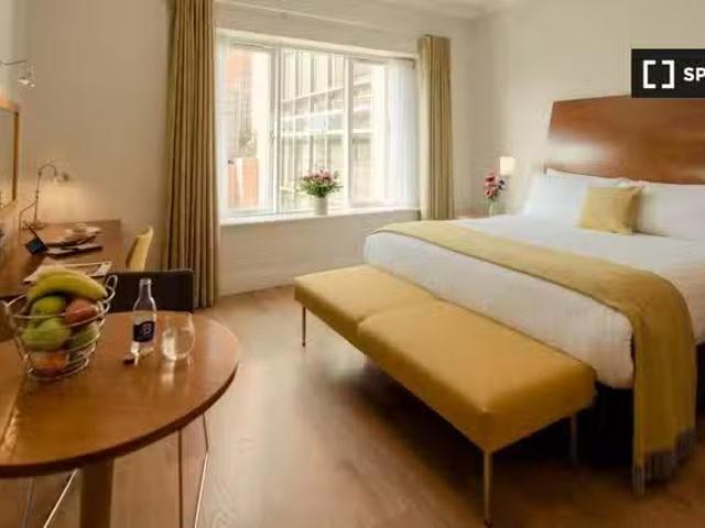 Apartment to rent in Bluebell, North Tipperary