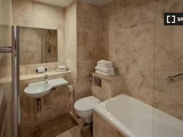 Apartment to rent in Bluebell, North Tipperary