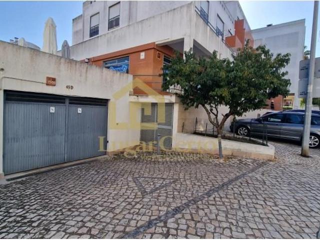 Garagem venda em Sesimbra (Castelo), Sesimbra