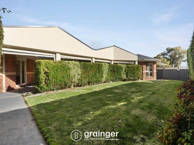 House for sale in Cranbourne North, Melbourne