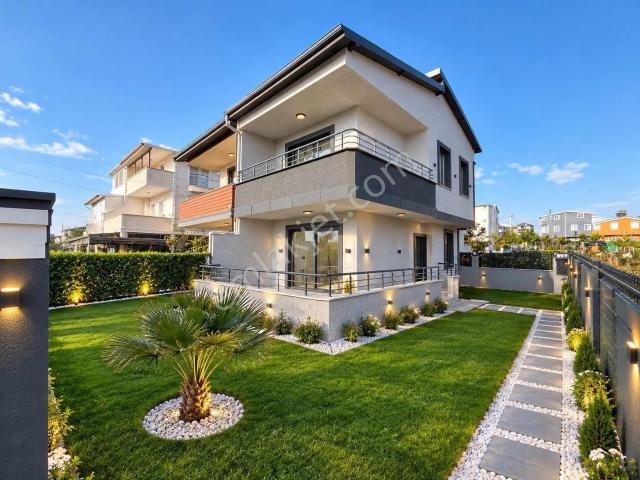 Yeniçiftlik Mahallesi, Marmaraereğlisi içerisinde satılık Villa