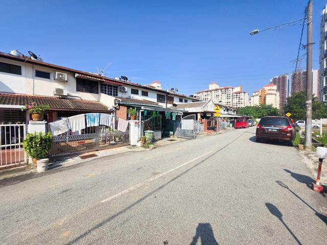 Terraced House for sale in Country Heights Damansara, Kuala Lumpur