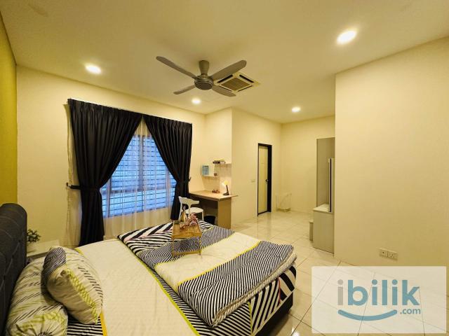Room for rent in Petaling, Alam Impian