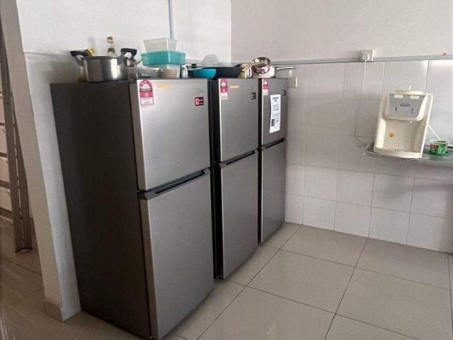 Room for rent in Petaling, Alam Impian