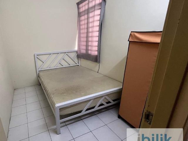 Room for rent in Petaling, Alam Impian