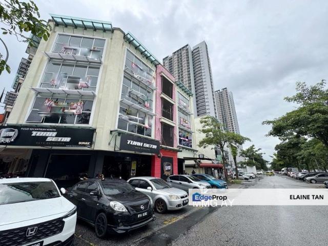 Shop for rent in Seksyen U13, Shah Alam