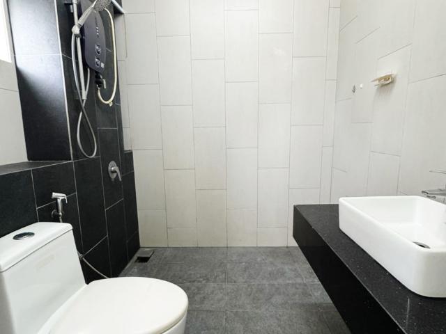 Room for rent in Petaling, Alam Impian