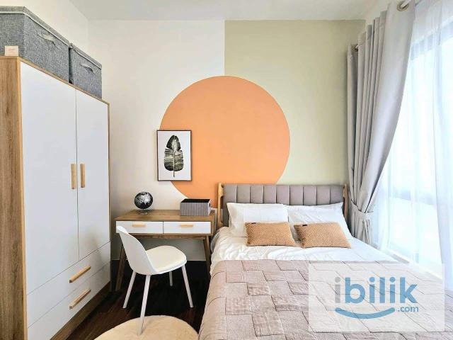Room for rent in Petaling, Alam Impian