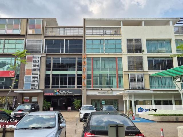 Shop for sale in Seksyen U13, Shah Alam