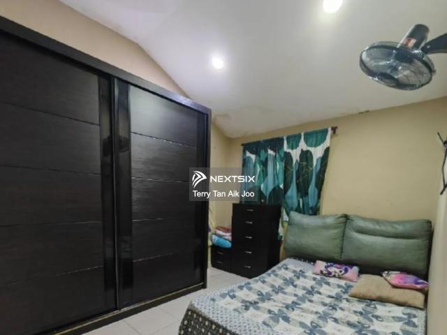 Shop for sale in Johor