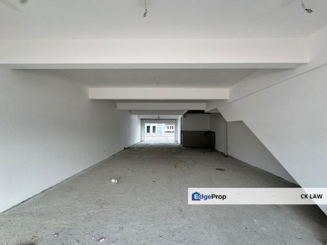 Shop for rent in Kajang, Langat