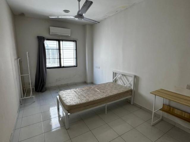 House for rent in Petaling, Alam Impian