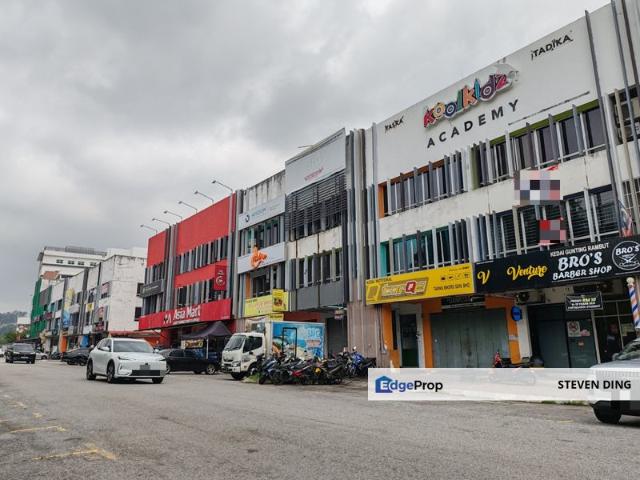 Shop for rent in Petaling, Alam Impian