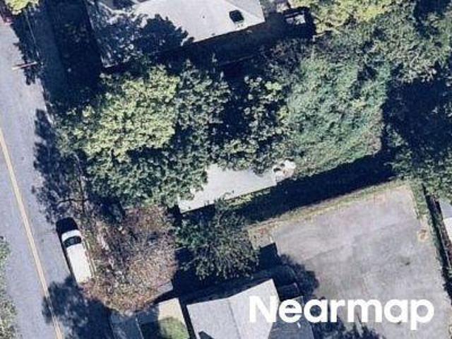 House for sale in The Bronx, Arverne