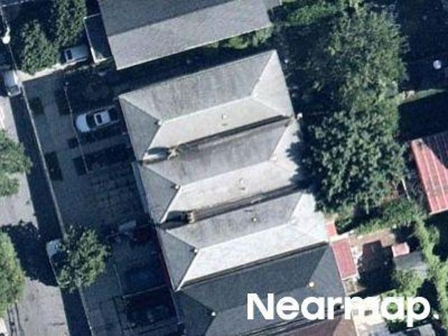 House for sale in The Bronx, Arverne