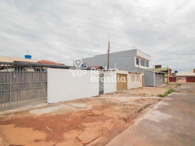 Casa venda em Região Geográfica Imediata do Distrito Federal, Região Integrada de Desenvolvimento do Distrito Federal e Entorno