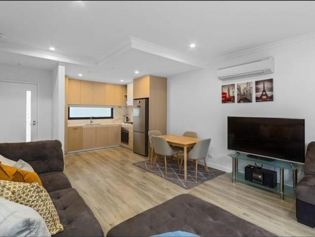 Townhouse for rent in Wantirna South, Melbourne