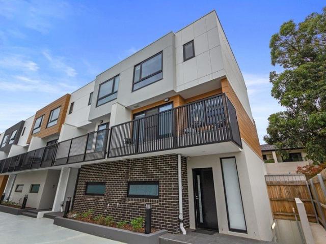 Townhouse for rent in Wantirna South, Melbourne